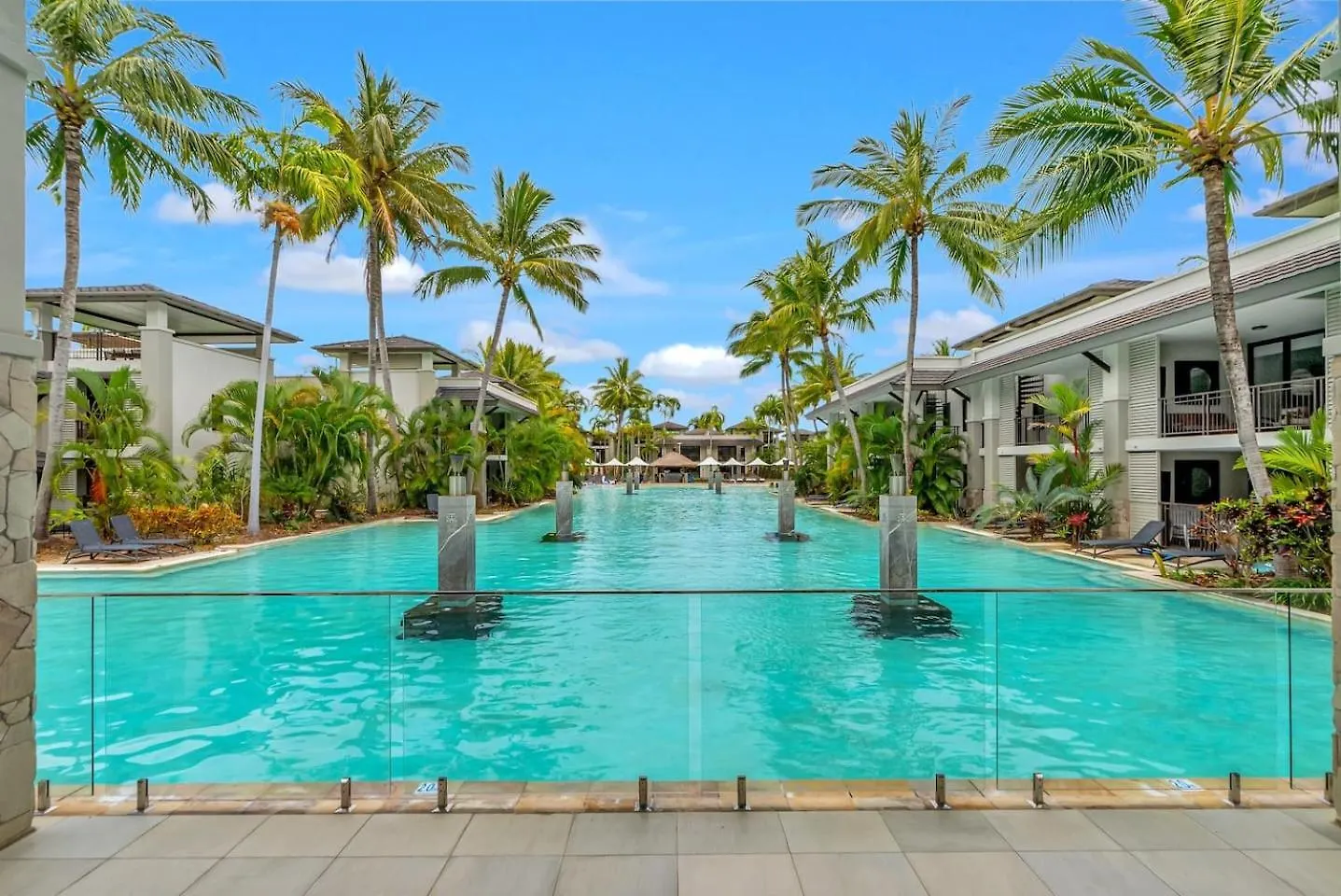 'Resort Swim-Out' Sunshine, Sand, And Poolside Serenity Craiglie Daire