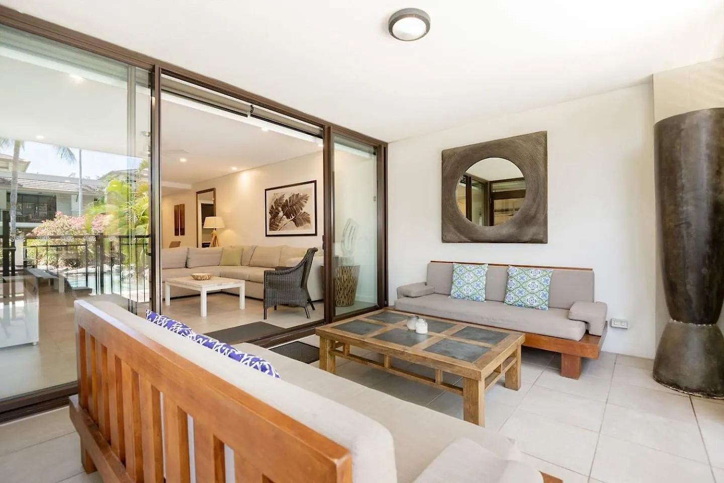 'Resort Swim-Out' Sunshine, Sand, And Poolside Serenity Craiglie 0*,  Avustralya