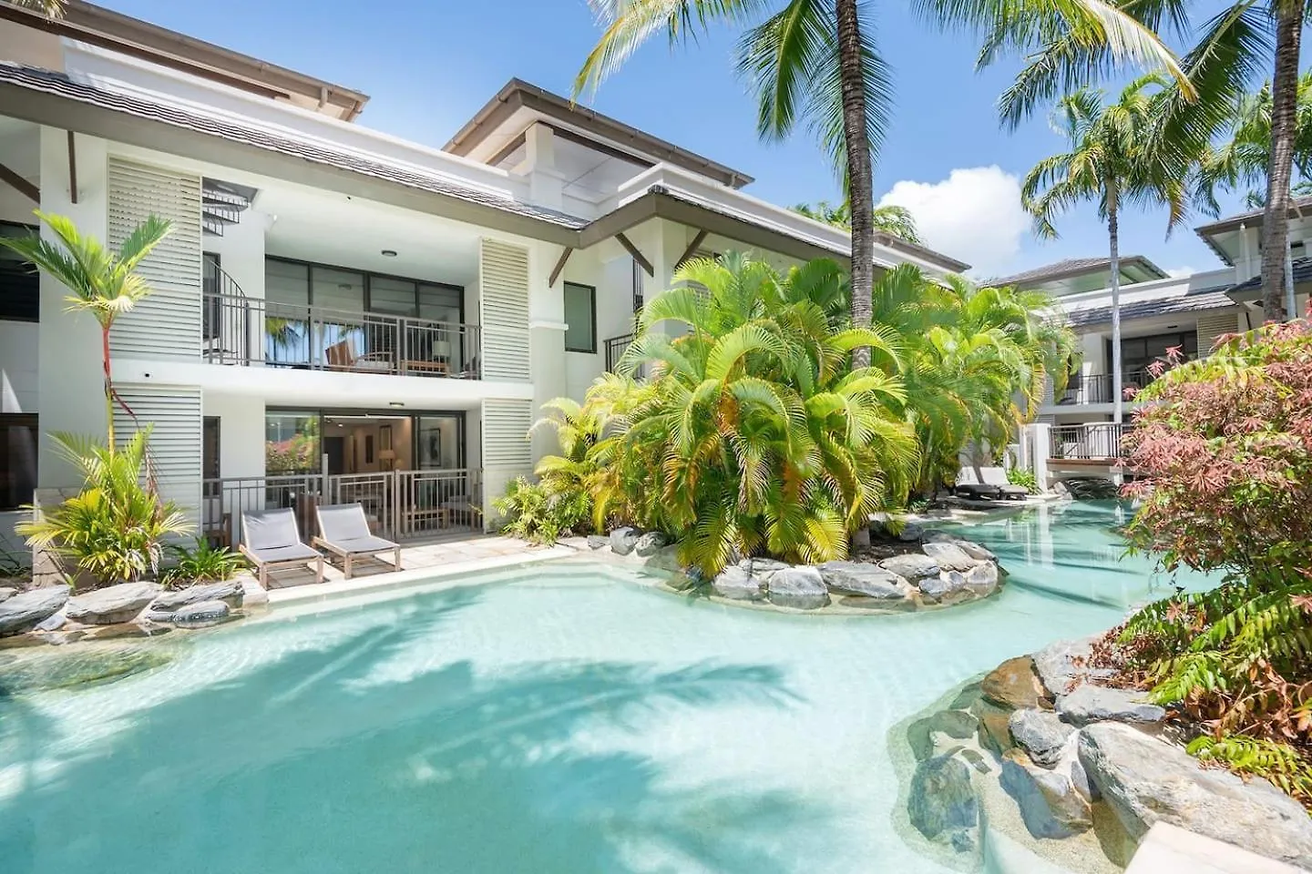 'Resort Swim-Out' Sunshine, Sand, And Poolside Serenity Craiglie