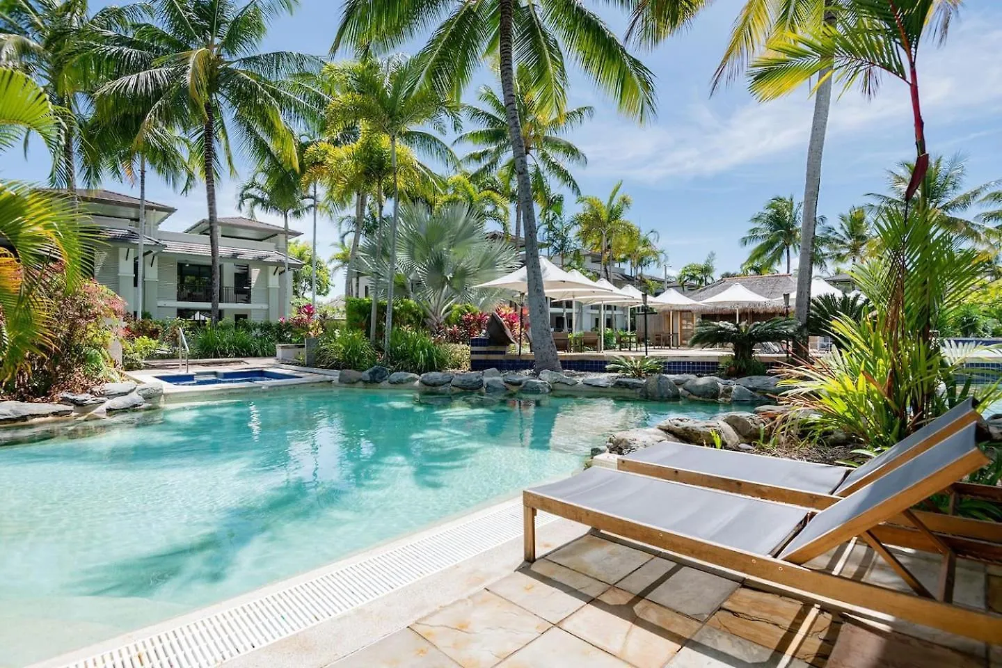 'Resort Swim-Out' Sunshine, Sand, And Poolside Serenity Craiglie
